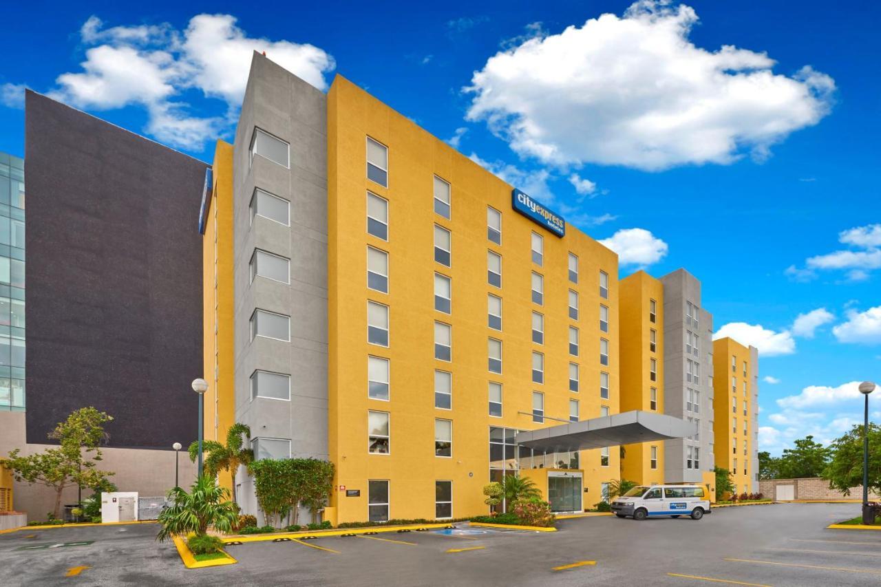 City Express By Marriott Merida Bagian luar foto