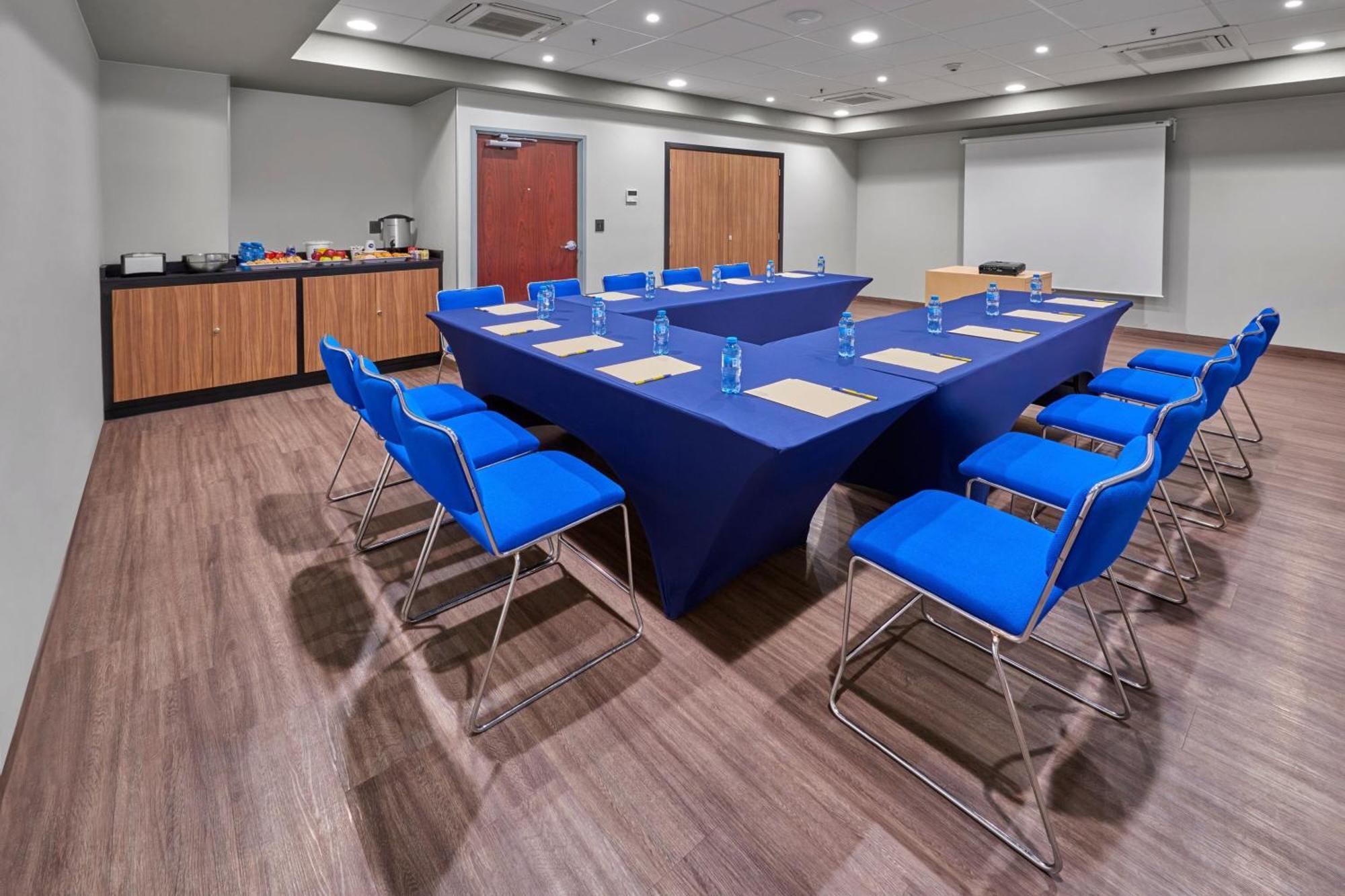 City Express By Marriott Merida Bagian luar foto