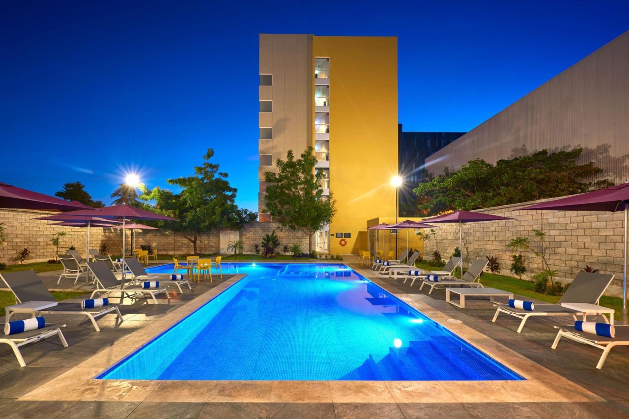 City Express By Marriott Merida Bagian luar foto