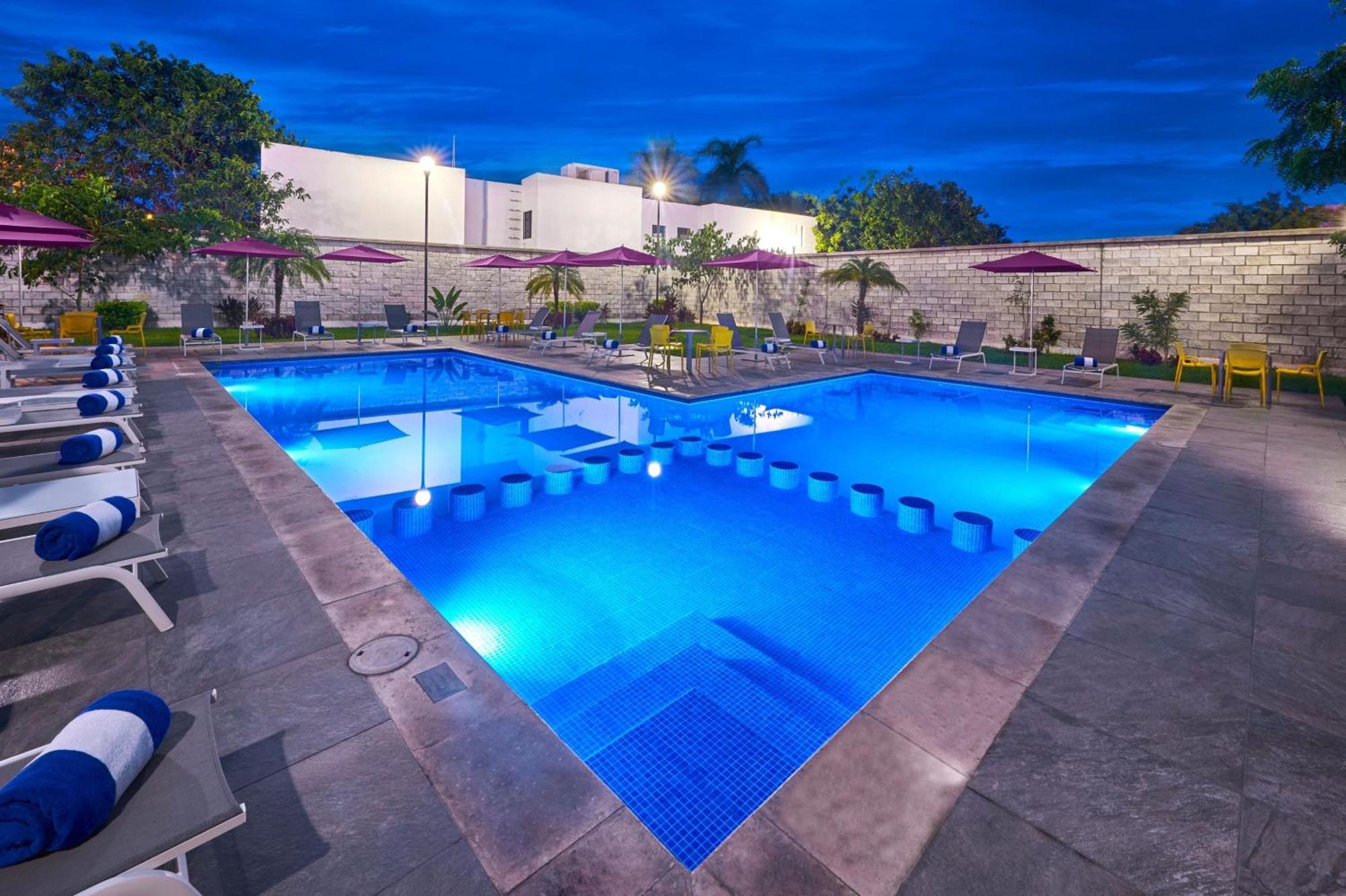 City Express By Marriott Merida Bagian luar foto