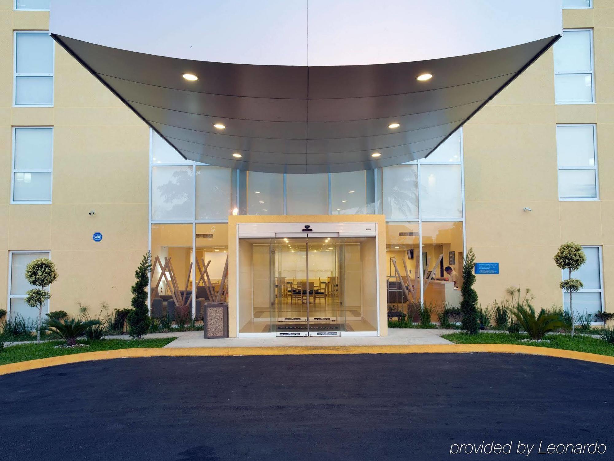 City Express By Marriott Merida Bagian luar foto