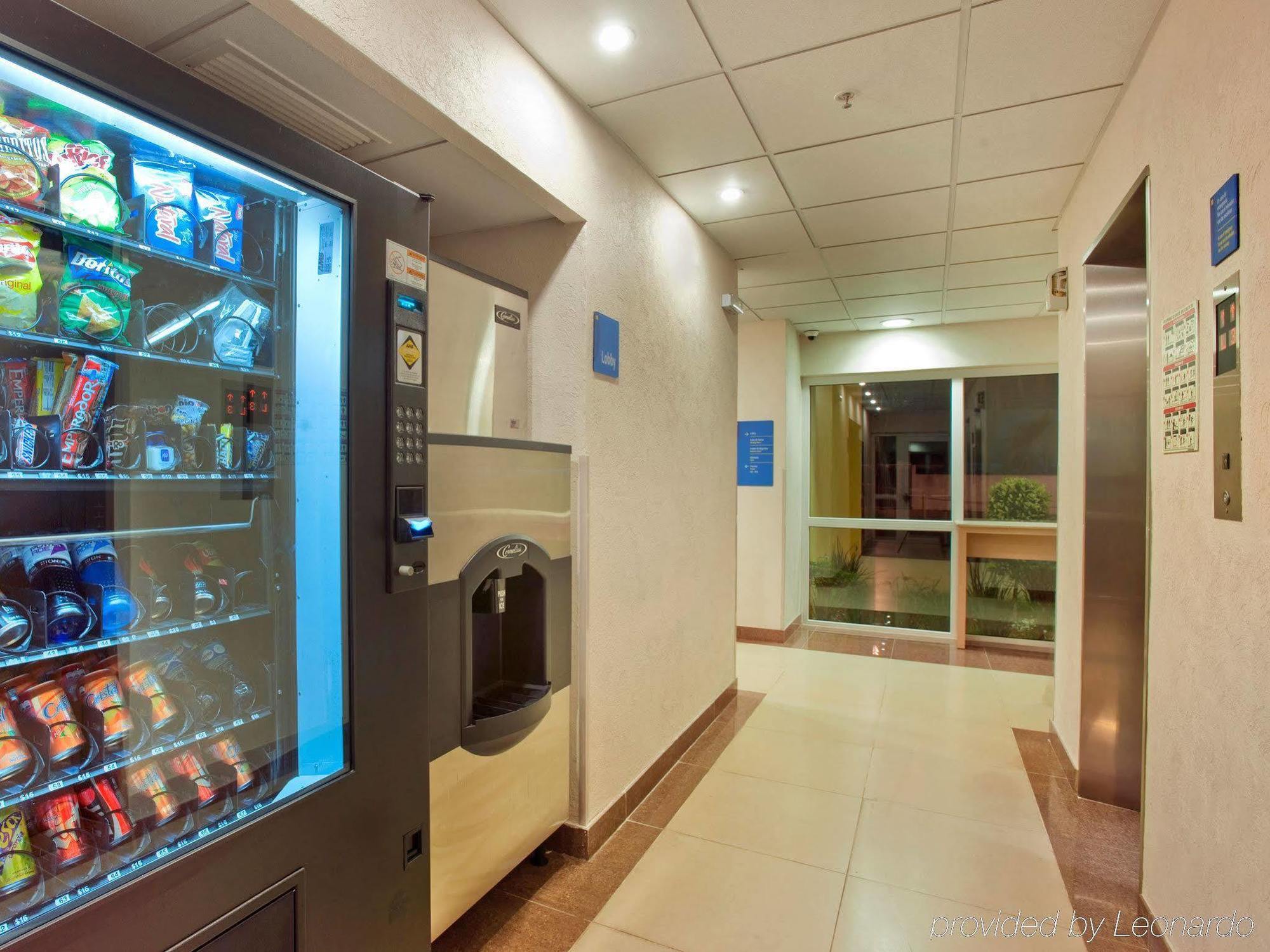 City Express By Marriott Merida Bagian luar foto